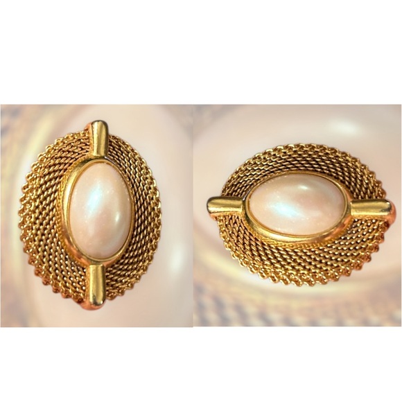 Vintage 80’s Givenchy Gold Plated and Pearl Pierced Earrings - Picture 1 of 4